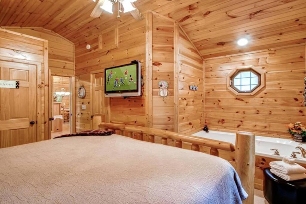 ガトリンバーグ Great Location Pool Table Hot Tubヴィラ エクステリア 写真